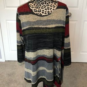 Long flowy too with side accent zipper